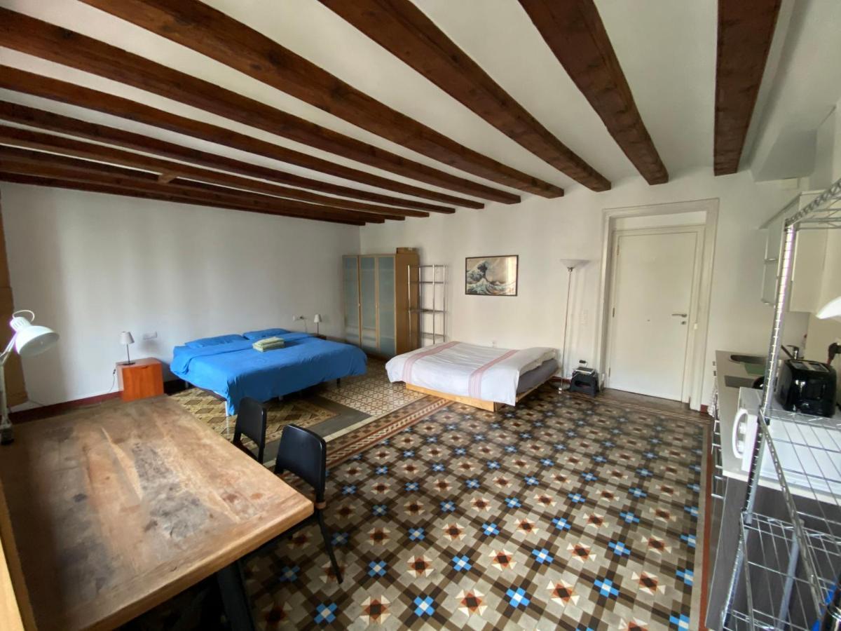 Lovely 2-bed In Barcelonas Location Leilighet *