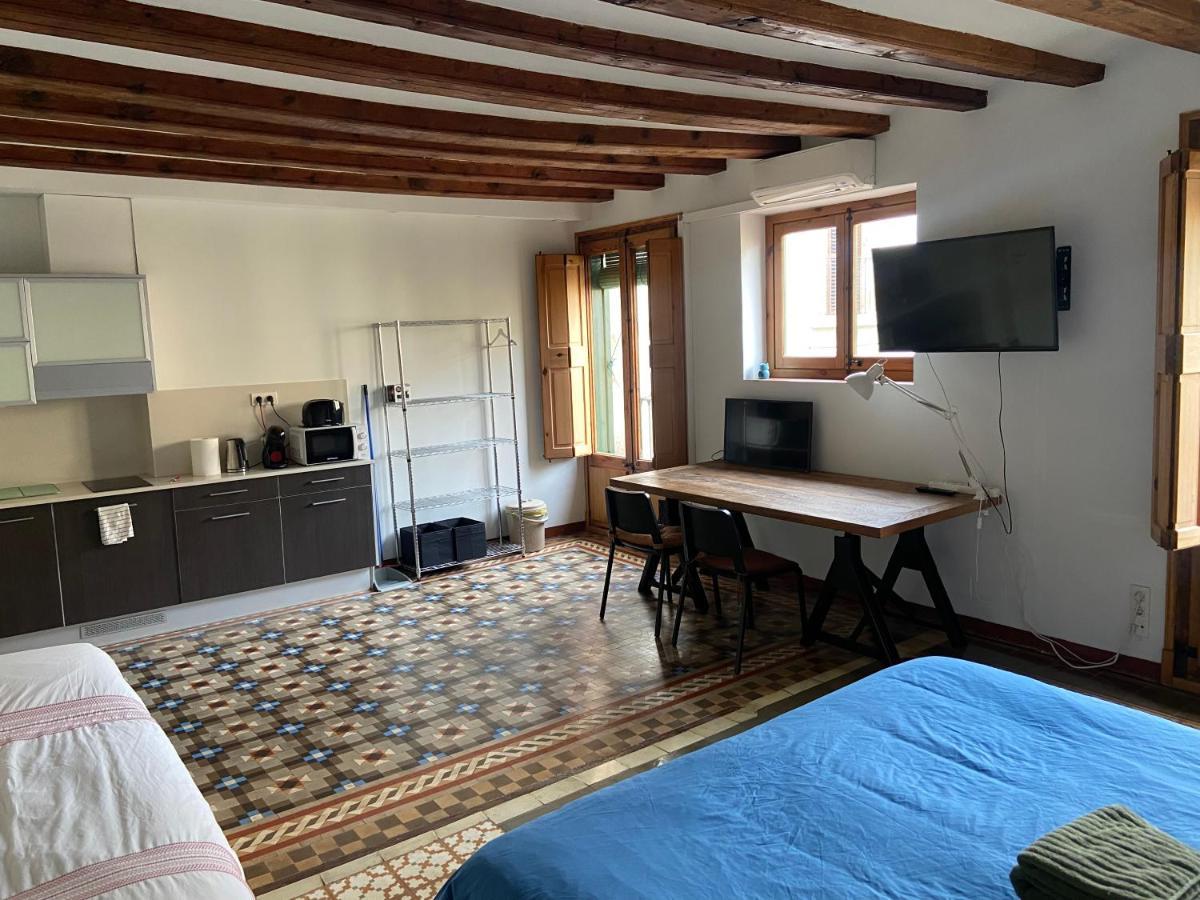Appartement Lovely 2-bed In Barcelonas Location *